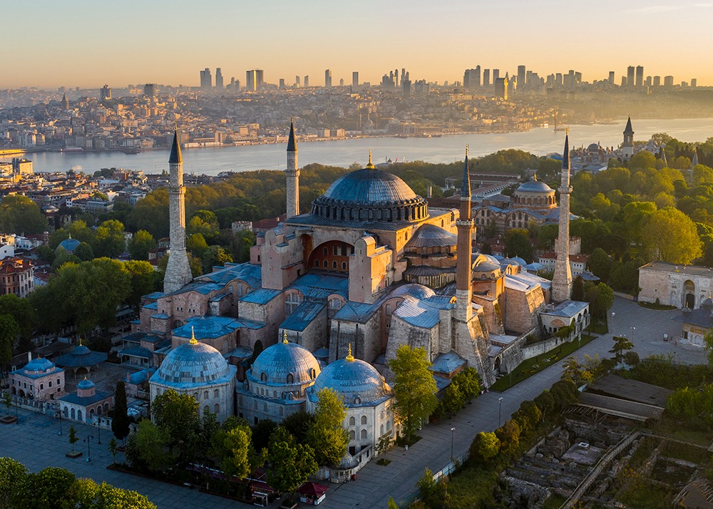 Заманбап Стамбул: маданият, тарых жана гастрономия