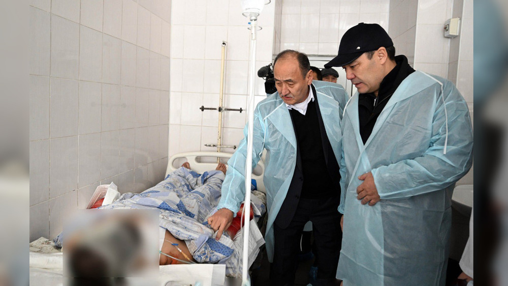 Садыр Жапаров Бишкек ЖЭБдеги аварияда жараат алгандардын абалынан кабар алды