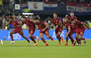 Испания менен Аргентина финалга чыкты