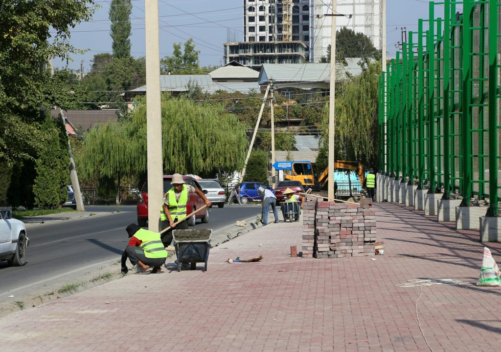 "Алай" клубу үчүн гибриддик футбол талаасы курулууда